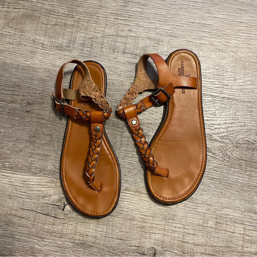 American Eagle Outfitters Braided T-strap Sandals sz 8